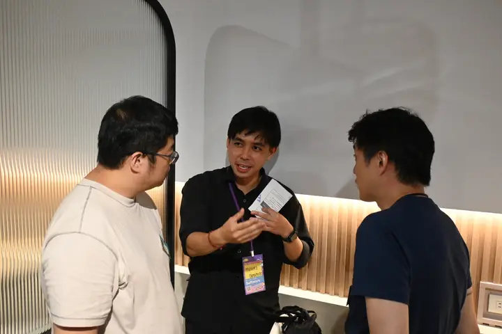 Engineers swapping stories — Taiwan Digital Night × Taiwan–Japan Engineers Night 2025 — Taipei